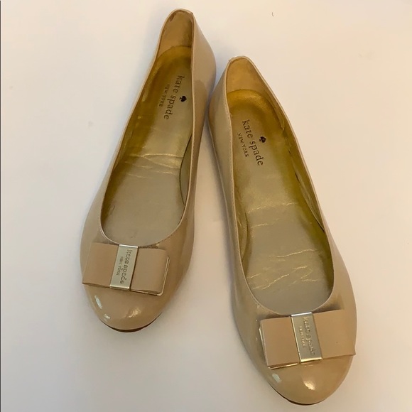 kate spade Shoes - EUC Kate Spade patent leather bow flats